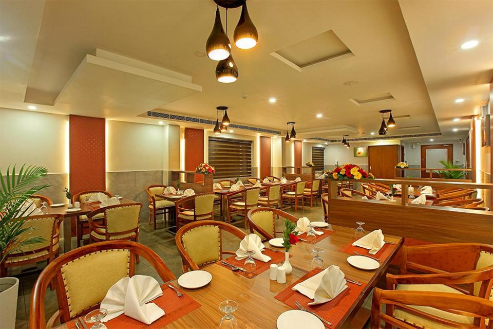 Lumbini Supreme Hotel Thrissur Ngoại thất bức ảnh